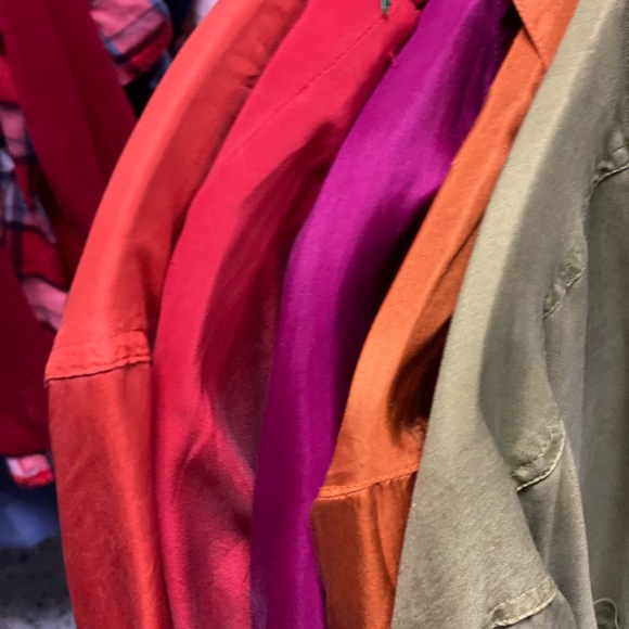 Meet Your Posher 🌈🦇 - Picture 2 of 4